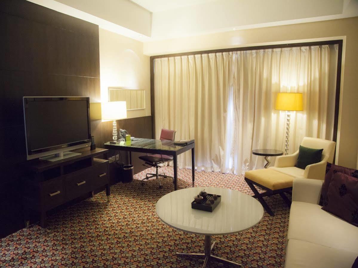 Courtyard By Marriott Beijing Northeast Hotel Екстериор снимка